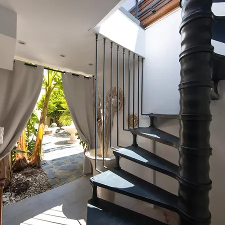 Bed and breakfast Le Patio Du Port